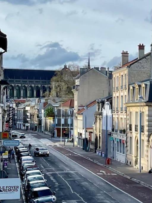 Studio A 800M De La Cathedrale Reims Zewnętrze zdjęcie
